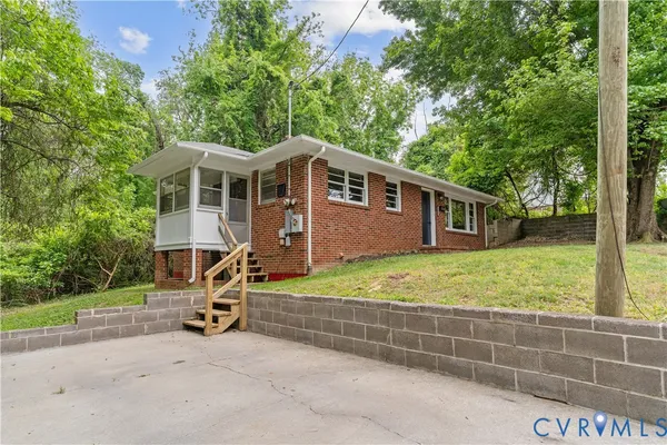 $242,500 | 108 Vaughan Street, Farmville, VA 23901
