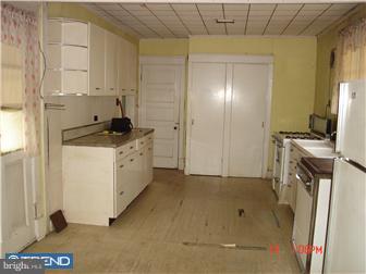 1618 Pennington Road Ewing, NJ 08618 - Photo 9 of 12 Kitchen