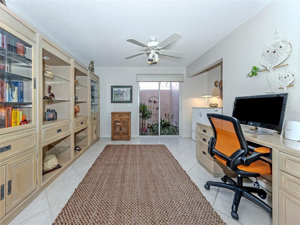 575 Clubside Circle, Unit 35 Venice, FL 34293 - Photo 12 of 79