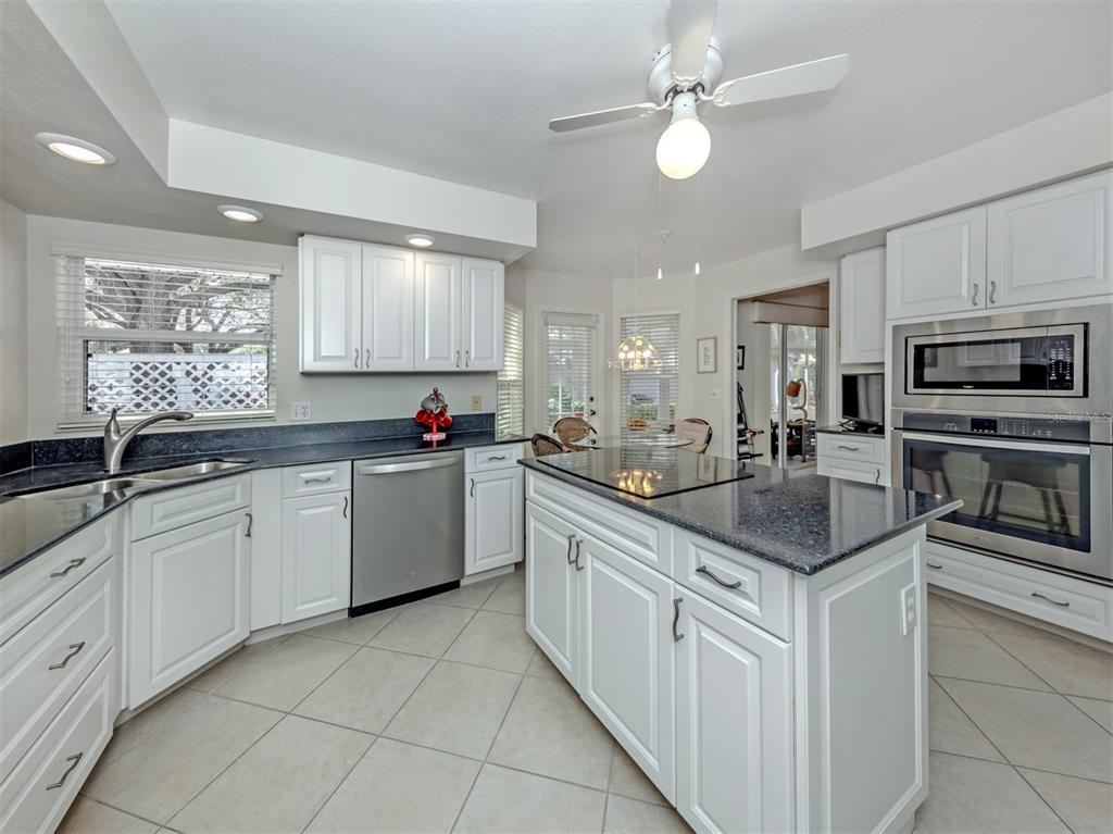 575 Clubside Circle, Unit 35 Venice, FL 34293 - Photo 16 of 79