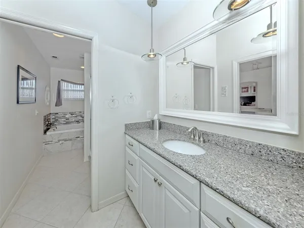 $379,000 | 575 Clubside Circle, Unit 35, Venice, FL 34293