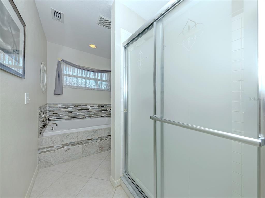 575 Clubside Circle, Unit 35 Venice, FL 34293 - Photo 19 of 79