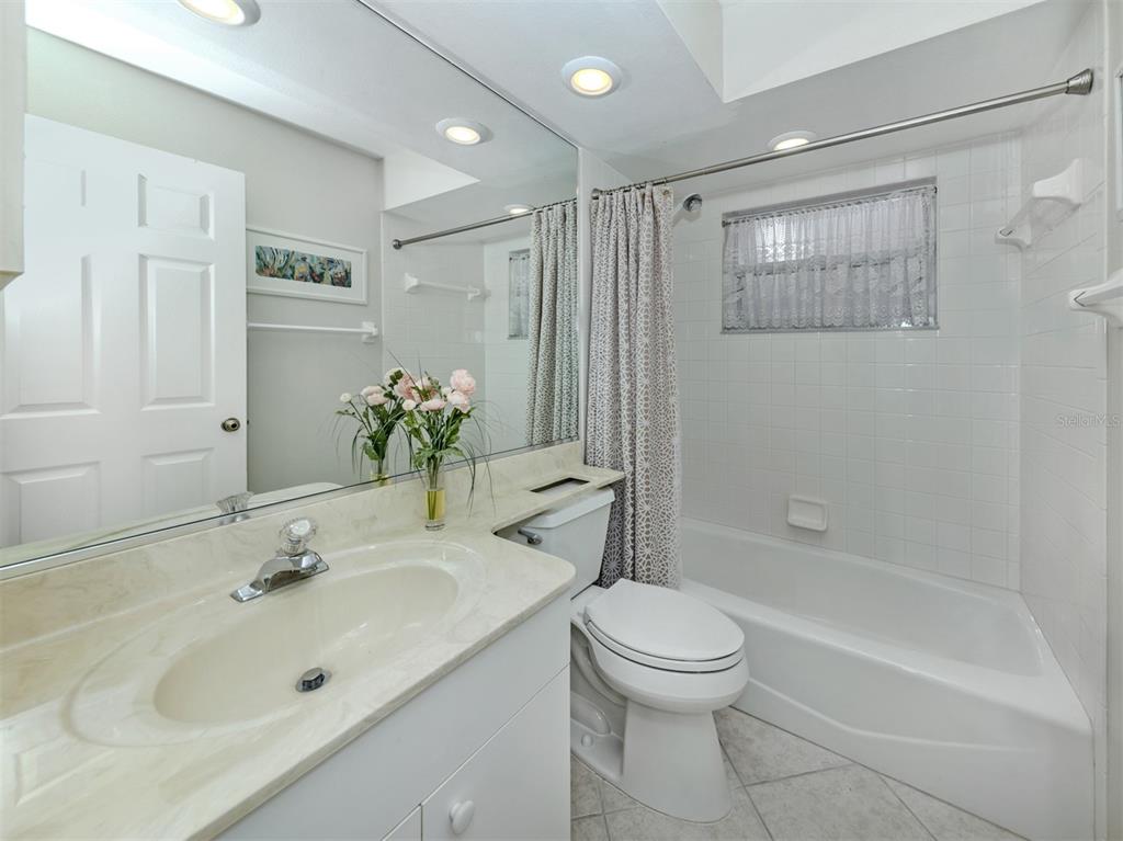575 Clubside Circle, Unit 35 Venice, FL 34293 - Photo 21 of 79