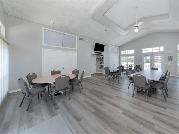 $379,000 | 575 Clubside Circle, Unit 35, Venice, FL 34293