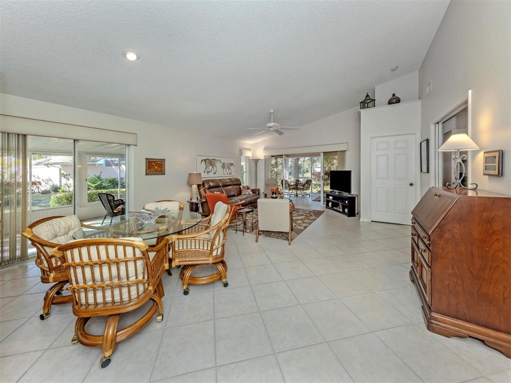 575 Clubside Circle, Unit 35 Venice, FL 34293 - Photo 7 of 79