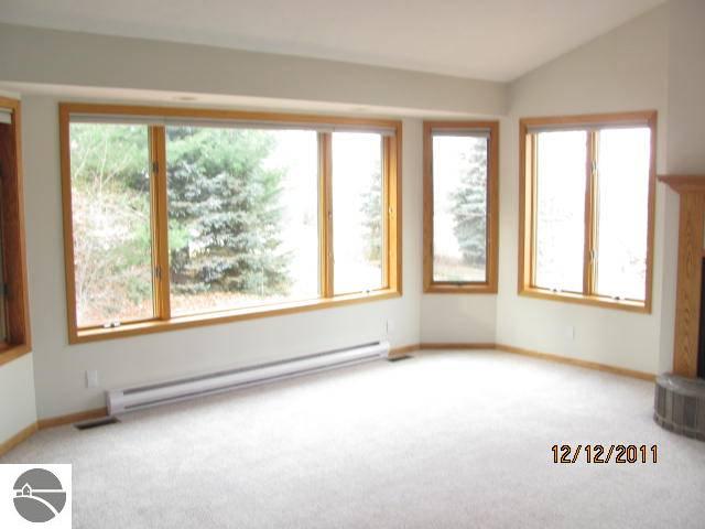 4744 Ridge Crest Road Williamsburg, MI 49690 - Photo 8 of 25 1732426-7.JPG