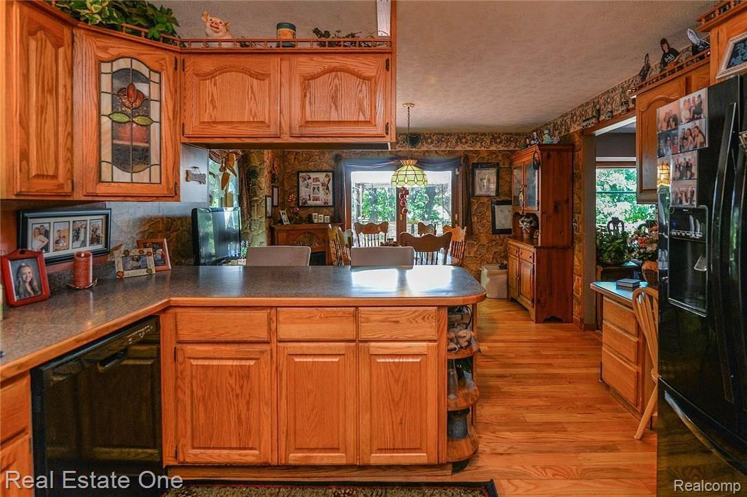 2748 Melvin Road Pinckney, MI 48169 - Photo 15 of 55 19_11.jpg