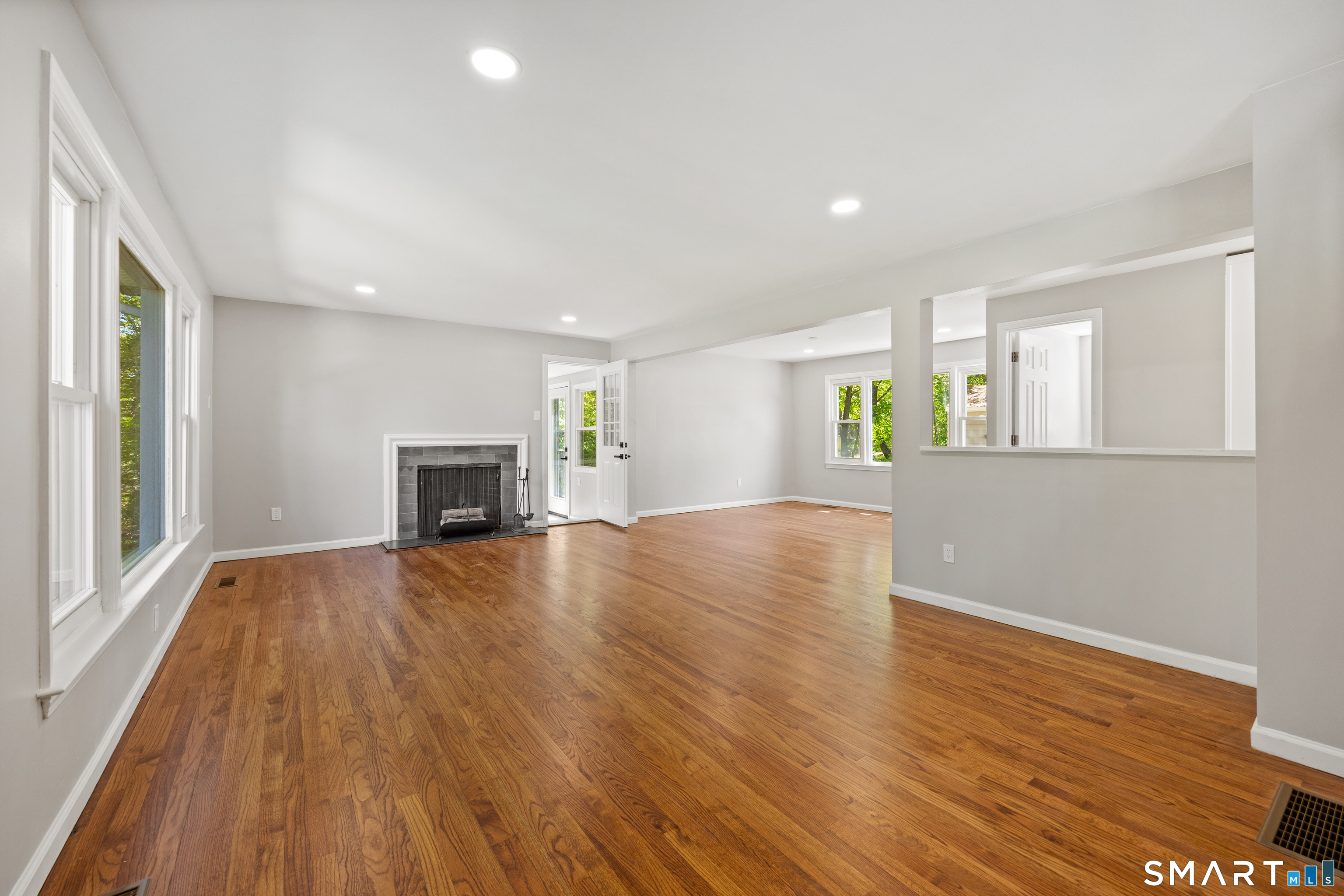 1044 Dunbar Hill Road Hamden, CT 06514 - Photo 3 of 38 Gallery Image 3