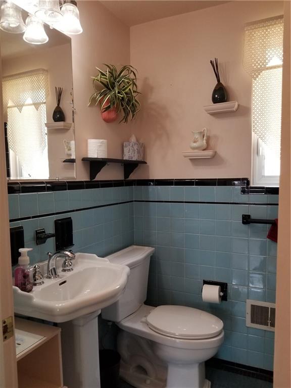 123 Rochester Road Pittsburgh, PA 15229 - Photo 12 of 14 Gallery Image 12