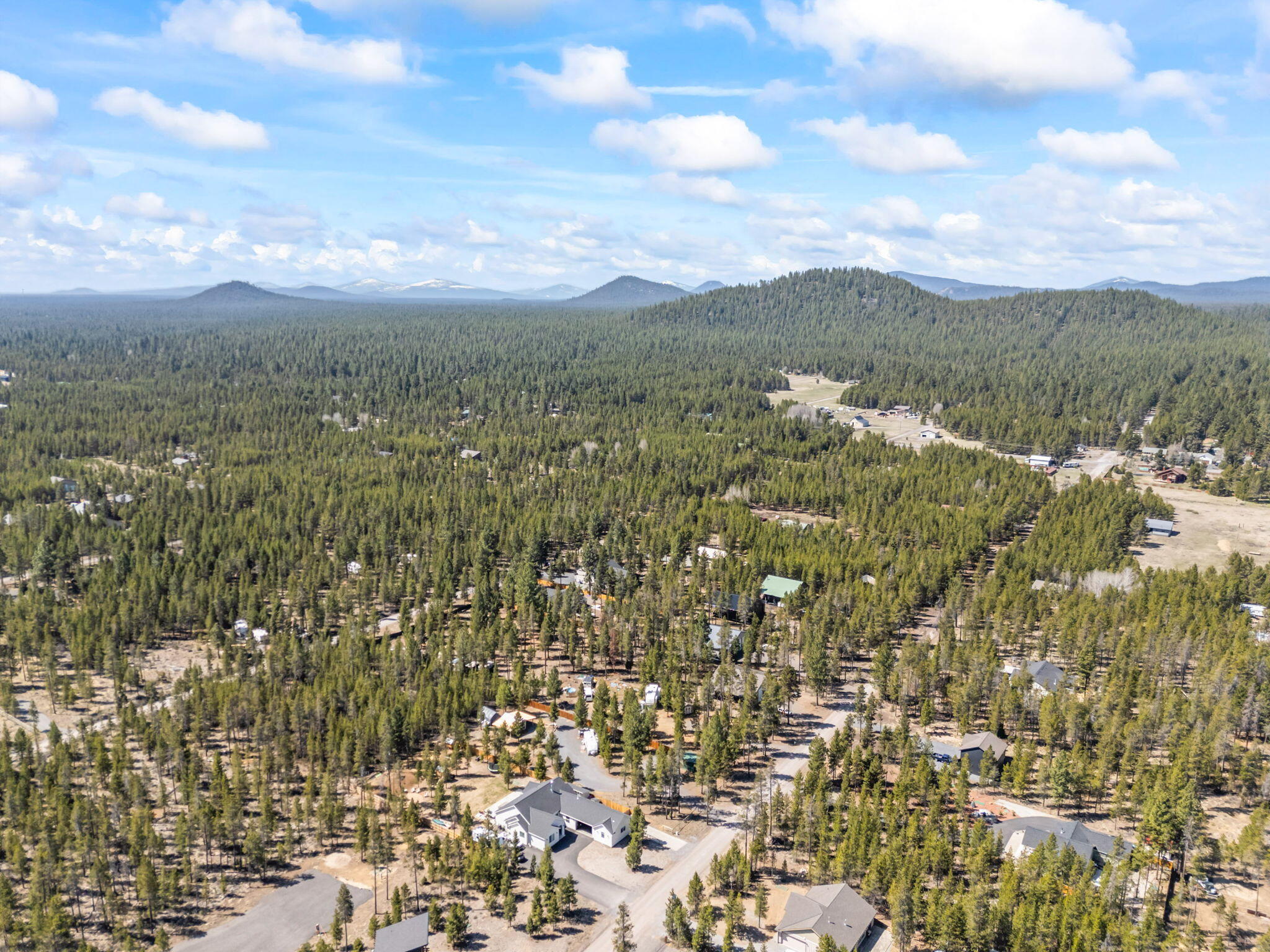 17138 Downey Road Bend, OR 97707 - Photo 52 of 57 Close proximity to Sunriver Resort, Mt. Bachelor, and the Cascade Lakes, making it a haven for adventure enthusiasts.