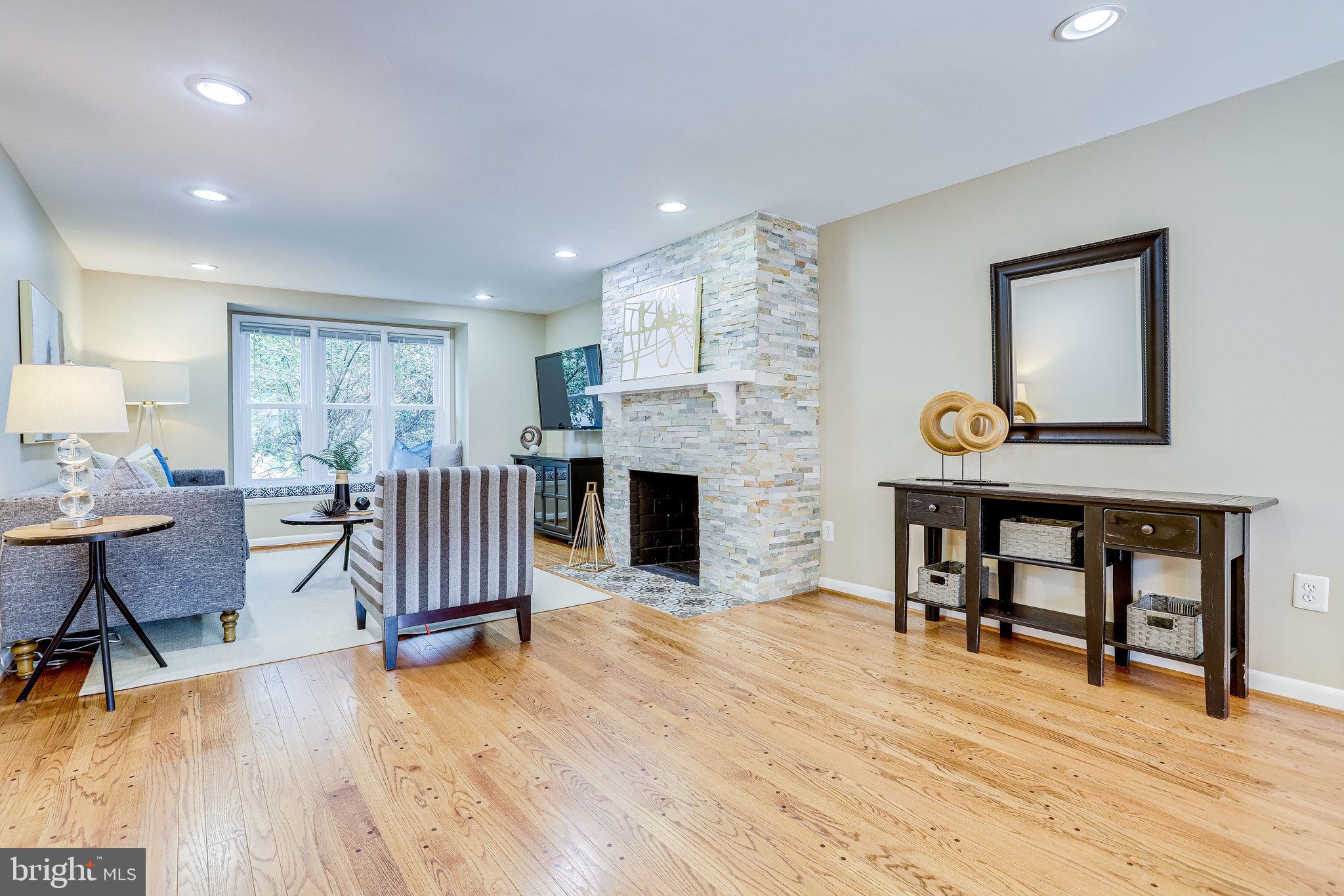 2152 Military Road Arlington, VA 22207 - Photo 4 of 59