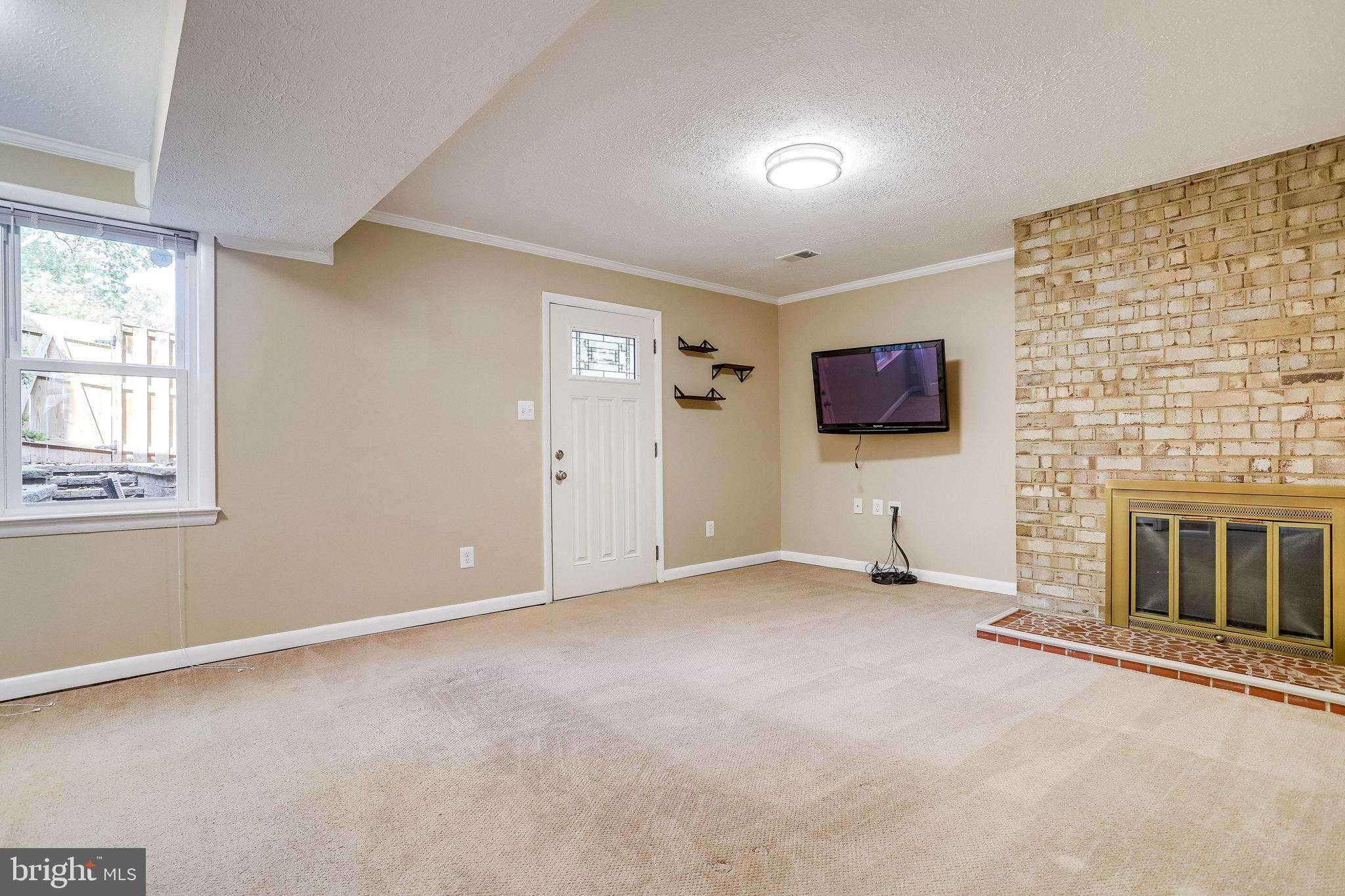 2152 Military Road Arlington, VA 22207 - Photo 46 of 59