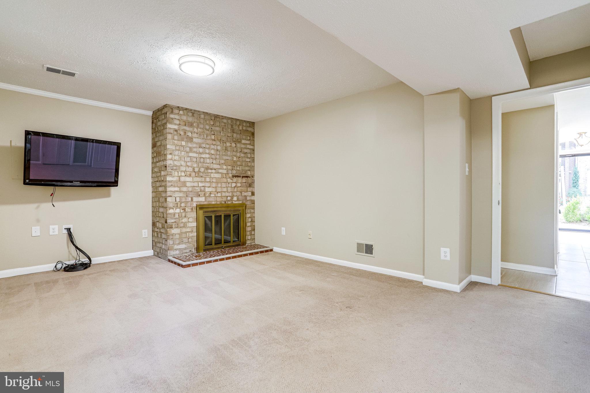 2152 Military Road Arlington, VA 22207 - Photo 47 of 59