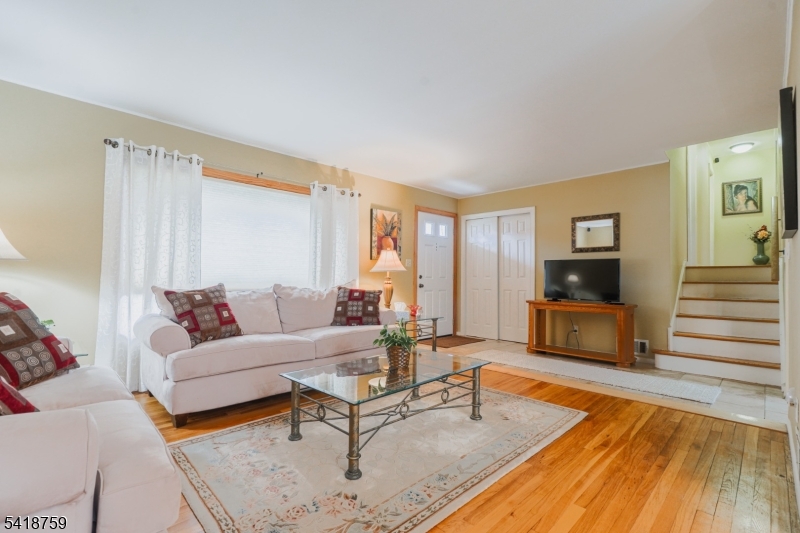 17 Cole Road Cedar Grove, NJ 07009 - Photo 3 of 28