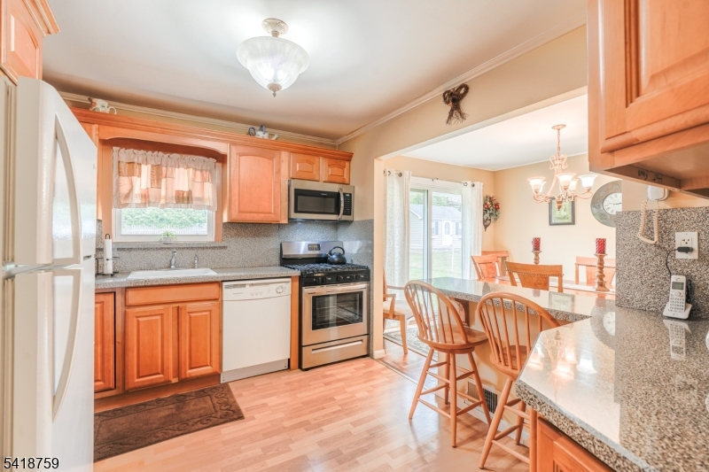17 Cole Road Cedar Grove, NJ 07009 - Photo 4 of 28