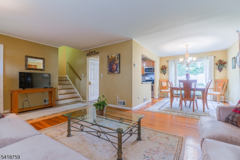 17 Cole Road Cedar Grove, NJ 07009 - Photo 9 of 28