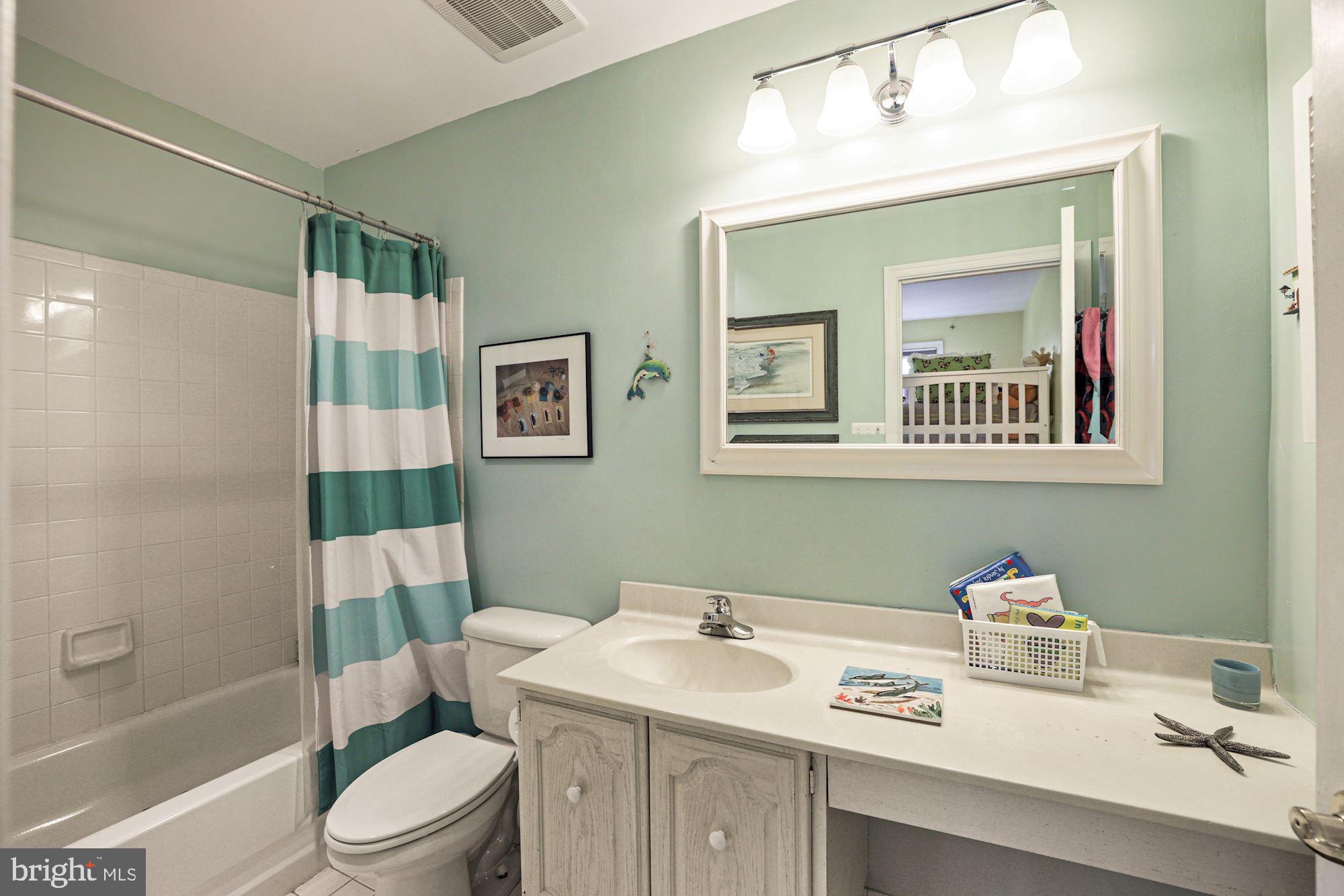 1650 Beekman Place Northwest, Unit A Washington, DC 20009 - Photo 19 of 25 2nd BR w/its own ensuite bath
