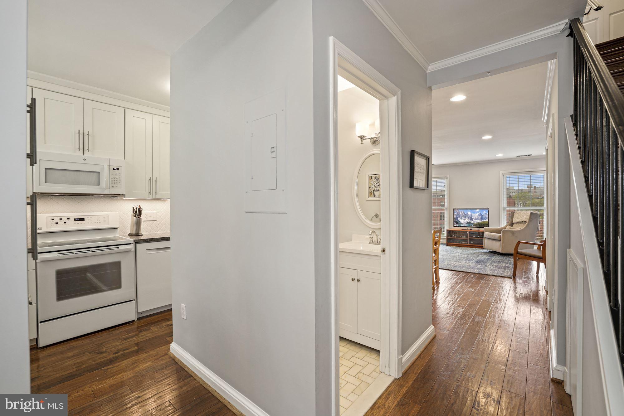 1650 Beekman Place Northwest, Unit A Washington, DC 20009 - Photo 4 of 25 Great layout and flow