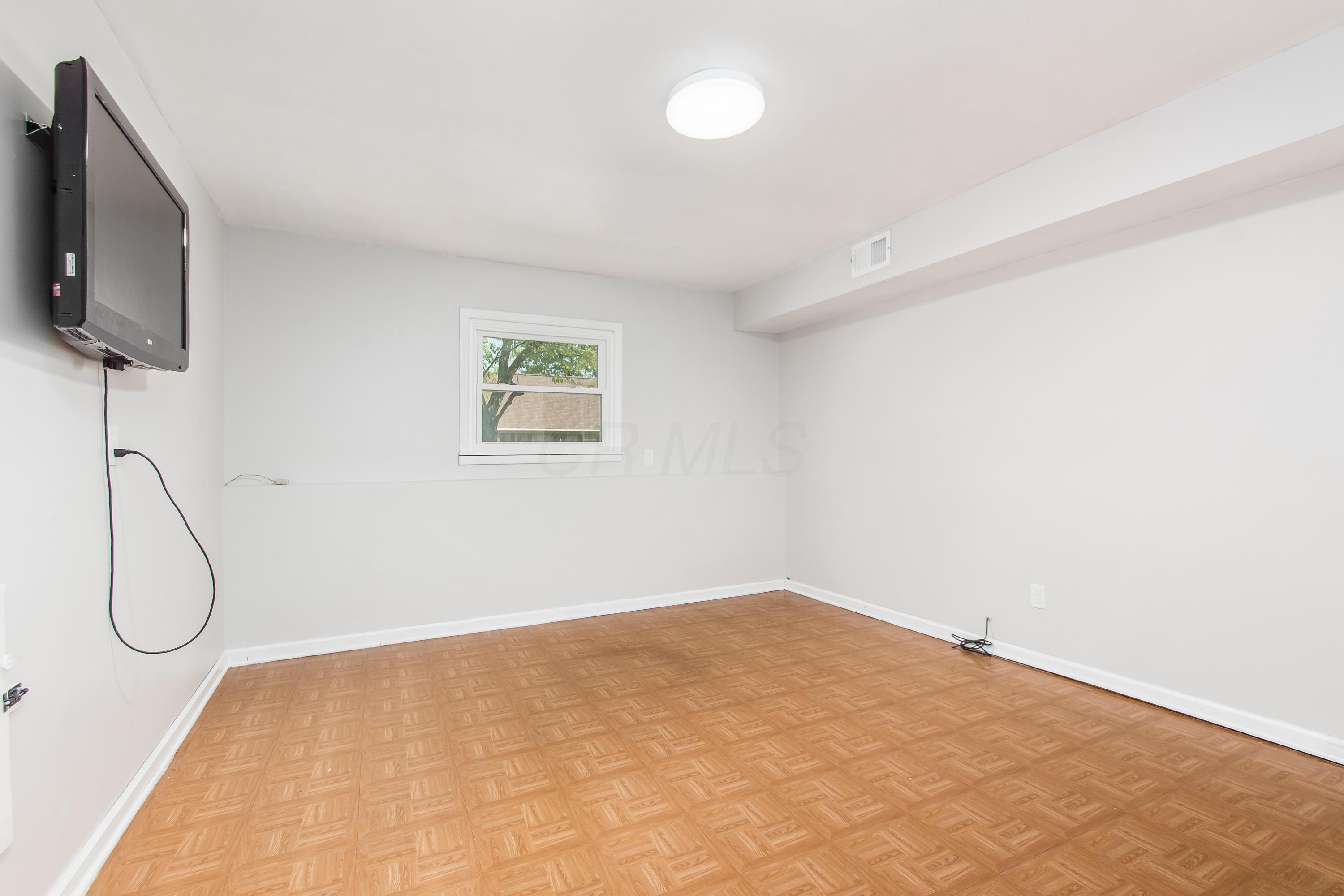 911 Afton Road Columbus, OH 43221 - Photo 25 of 32 Gallery Image 25
