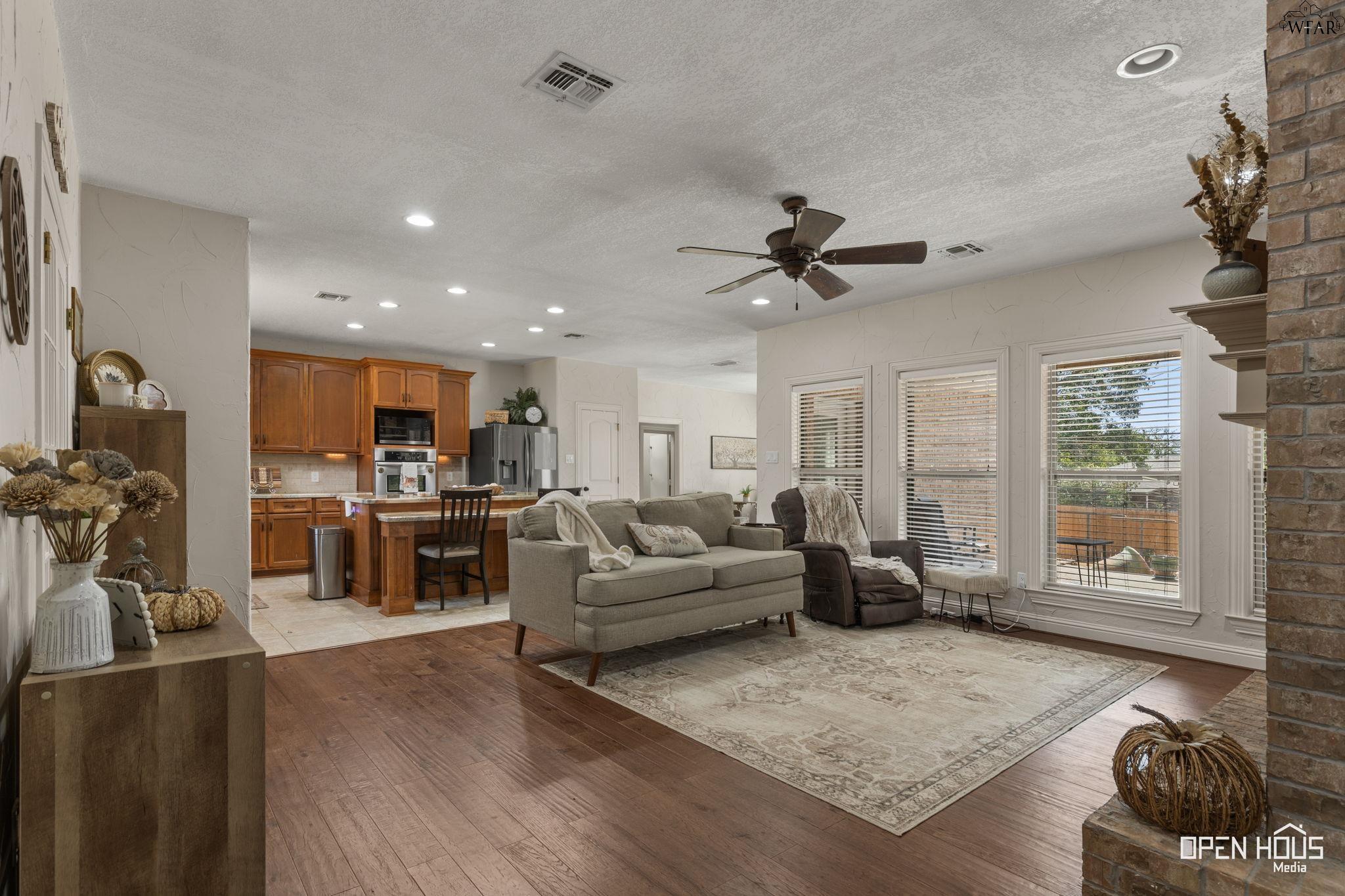 2107 Ruffles Lane Henrietta, TX 76365 - Photo 5 of 36 Gallery Image 5