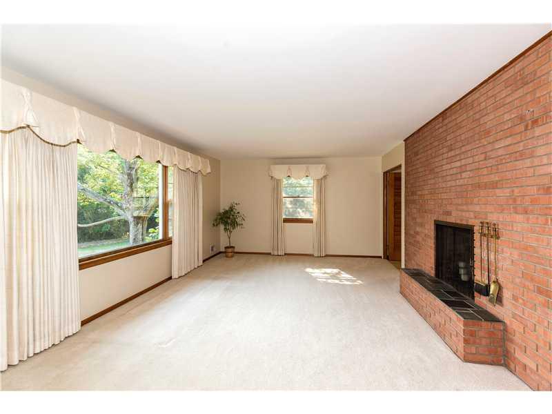 8110 Wilson Road Indianapolis, IN 46278 - Photo 4 of 19 Gallery Image 4