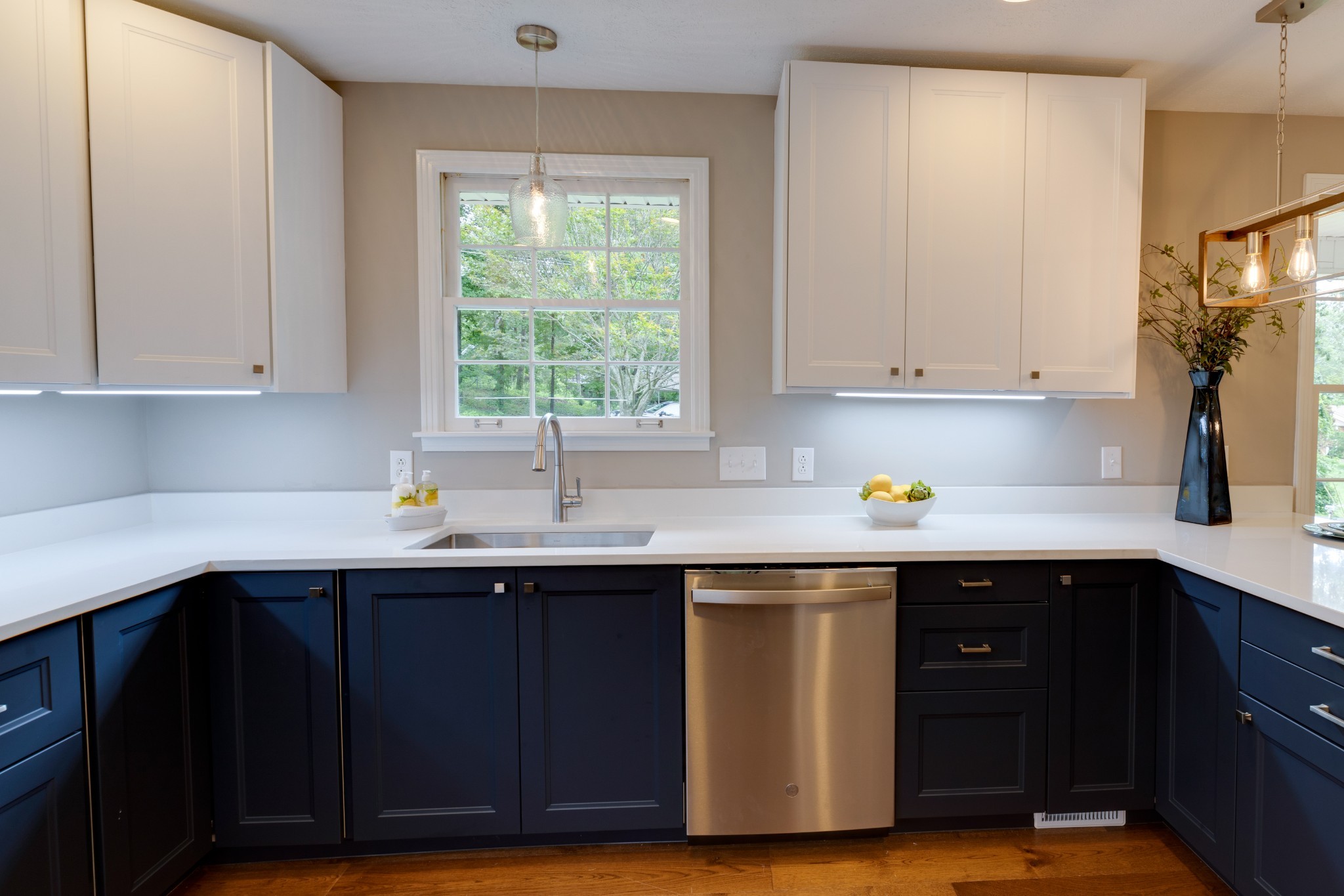 112 Lee Road Dickson, TN 37055 - Photo 12 of 39 a kitchen with stainless steel appliances granite countertop a sink dishwasher a refrigerator and cabinets with wooden floor