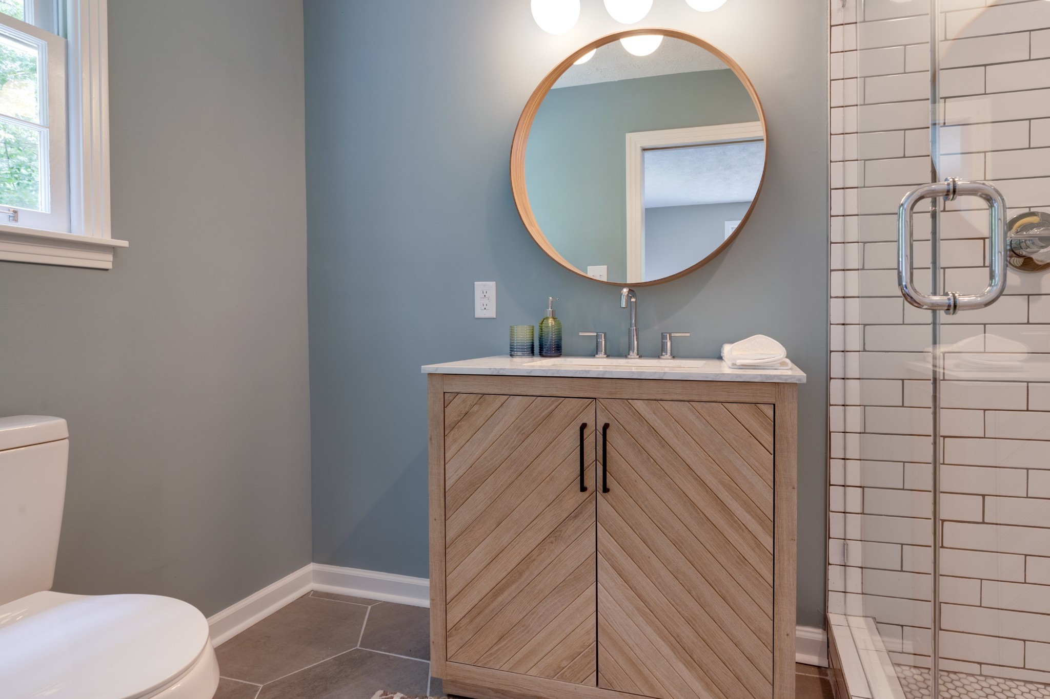 112 Lee Road Dickson, TN 37055 - Photo 19 of 39 a bathroom with a sink mirror and toilet