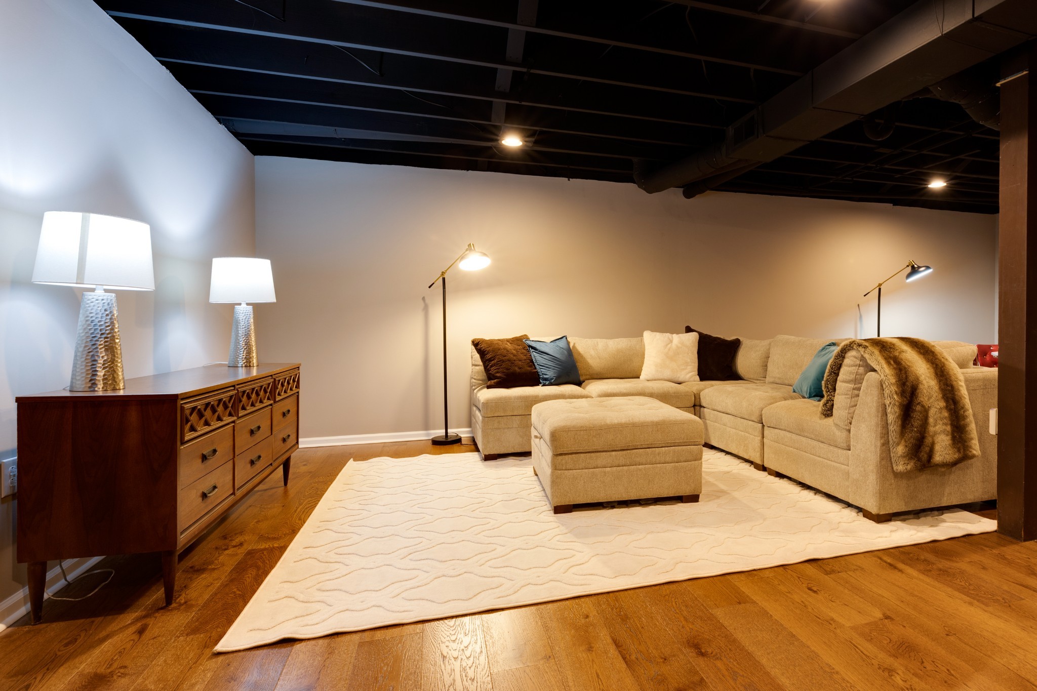 112 Lee Road Dickson, TN 37055 - Photo 30 of 39 a spacious bedroom with a bed and a lamp