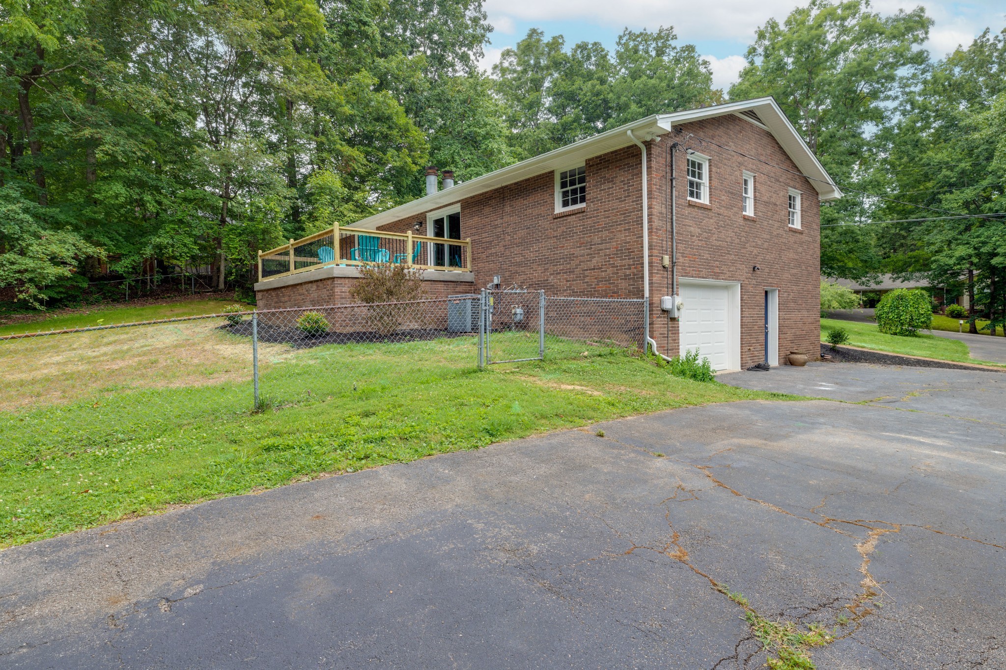 112 Lee Road Dickson, TN 37055 - Photo 36 of 39 a front view of house with yard and green space