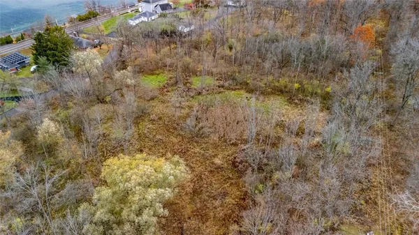 $239,900 | 4128 Onnalinda Drive, Canandaigua Town, NY 14424