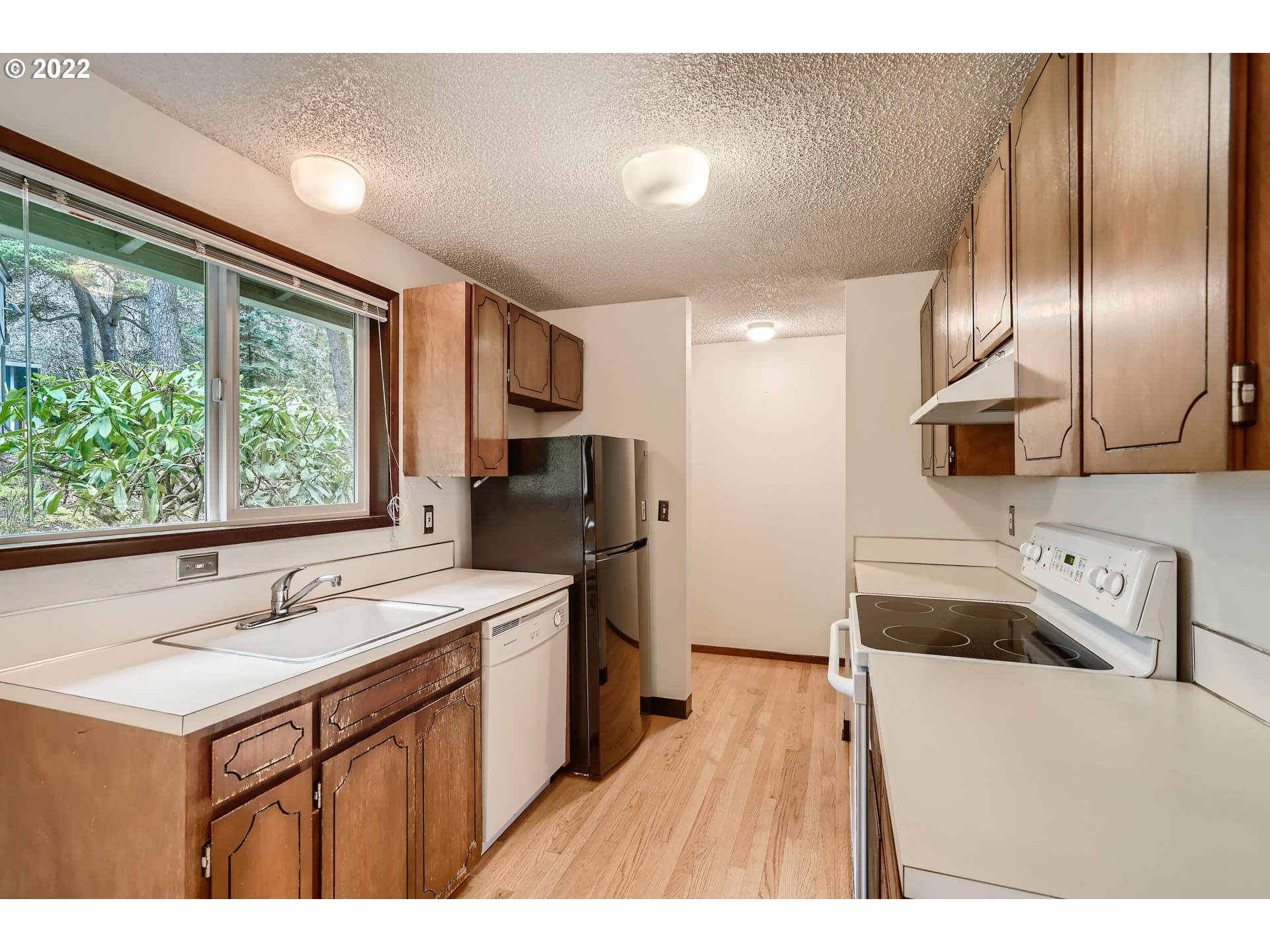 4412 Northwest Barnes Road Portland, OR 97210 - Photo 11 of 29