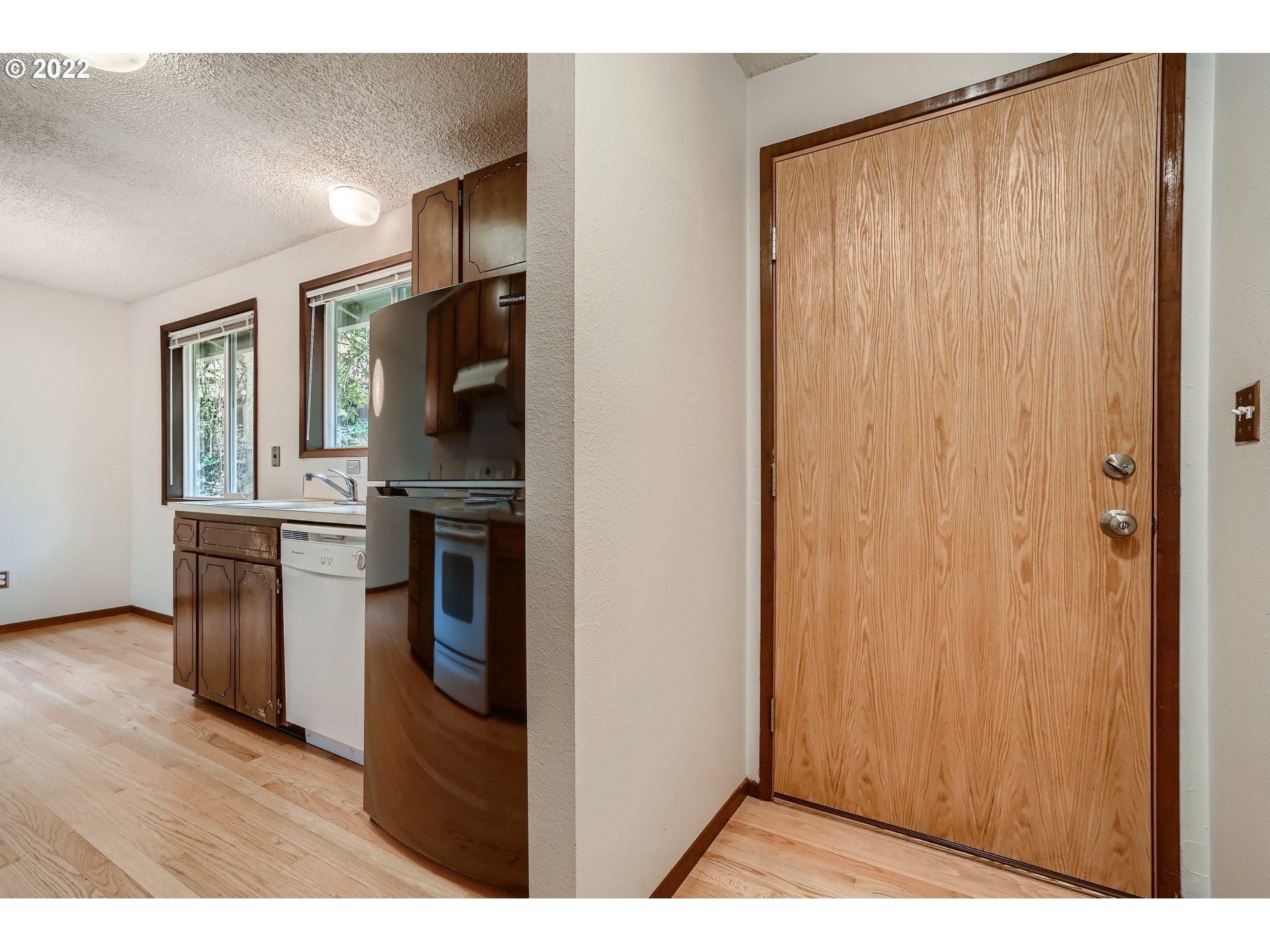 4412 Northwest Barnes Road Portland, OR 97210 - Photo 4 of 29