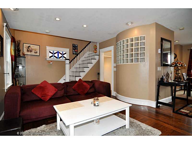 20 Mayfair Road Warwick, RI 02888 - Photo 11 of 25 Living Room.