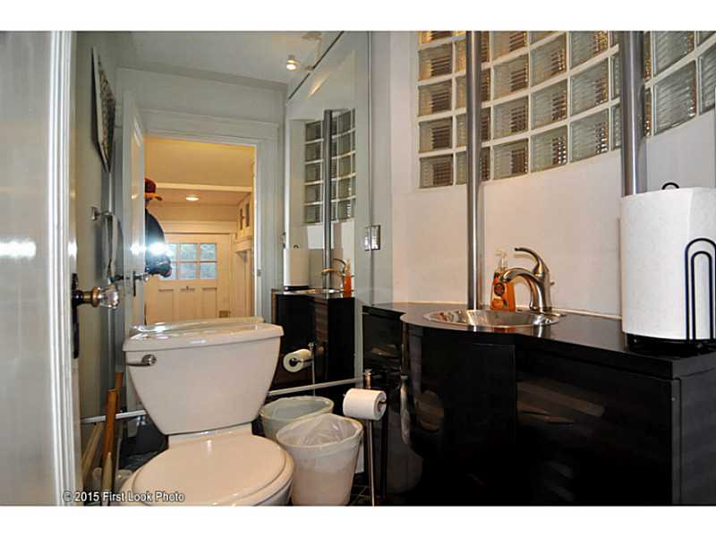 20 Mayfair Road Warwick, RI 02888 - Photo 21 of 25 Bathroom.
