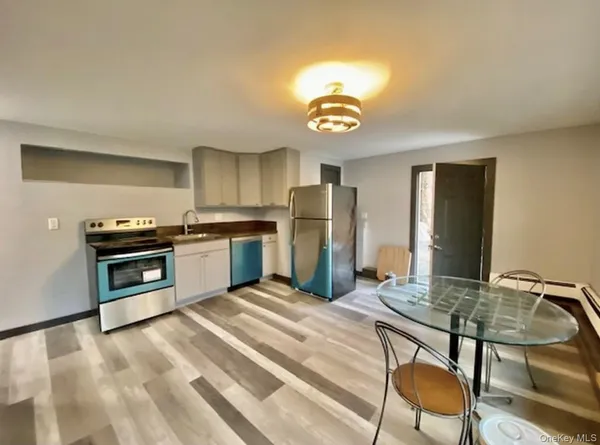 $3,980 | 35 Saxon Woods Road, White Plains, NY 10605