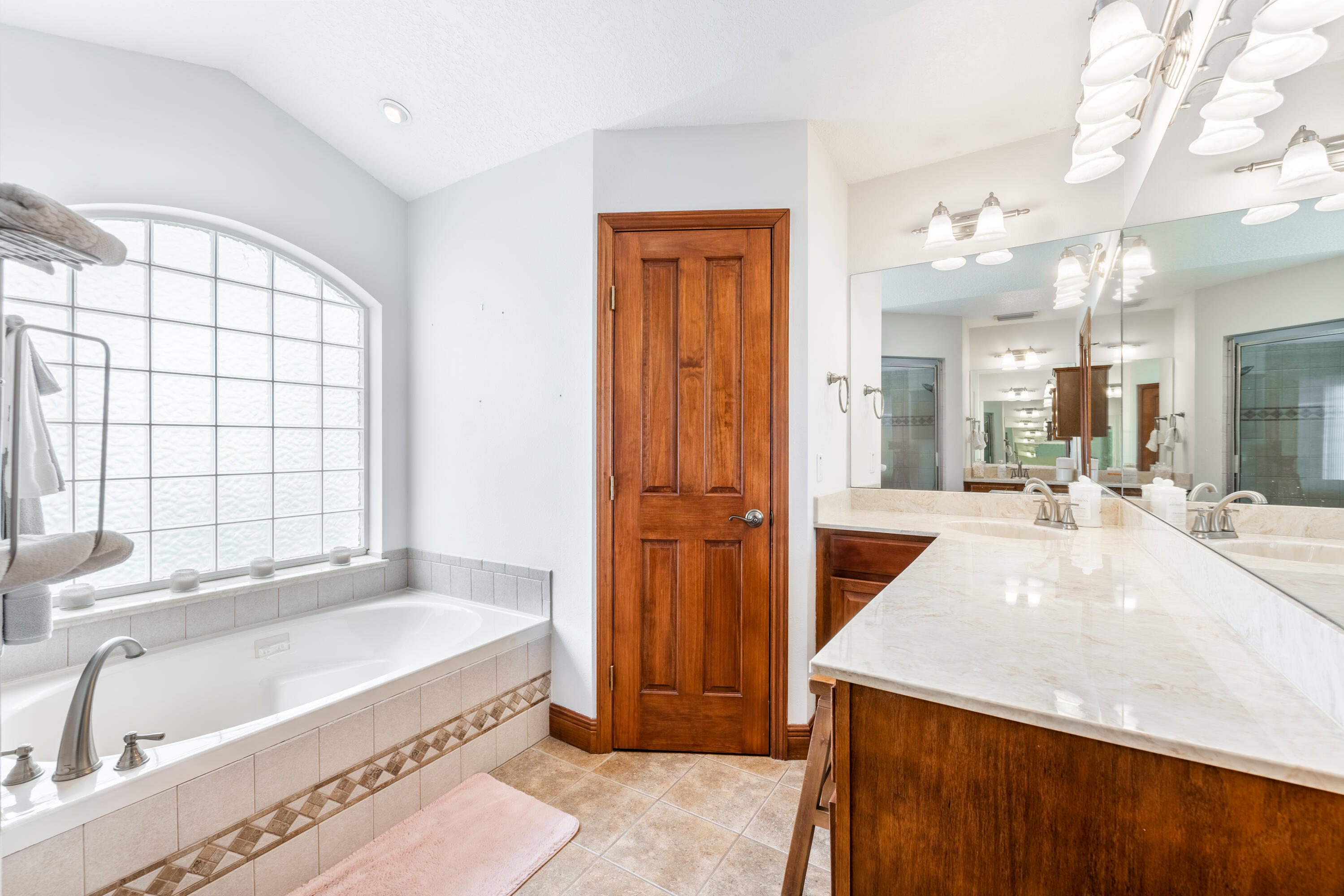 7151 Southwest 13th Street Okeechobee, FL 34974 - Photo 13 of 35 Bathroom : Second Master Bathroom