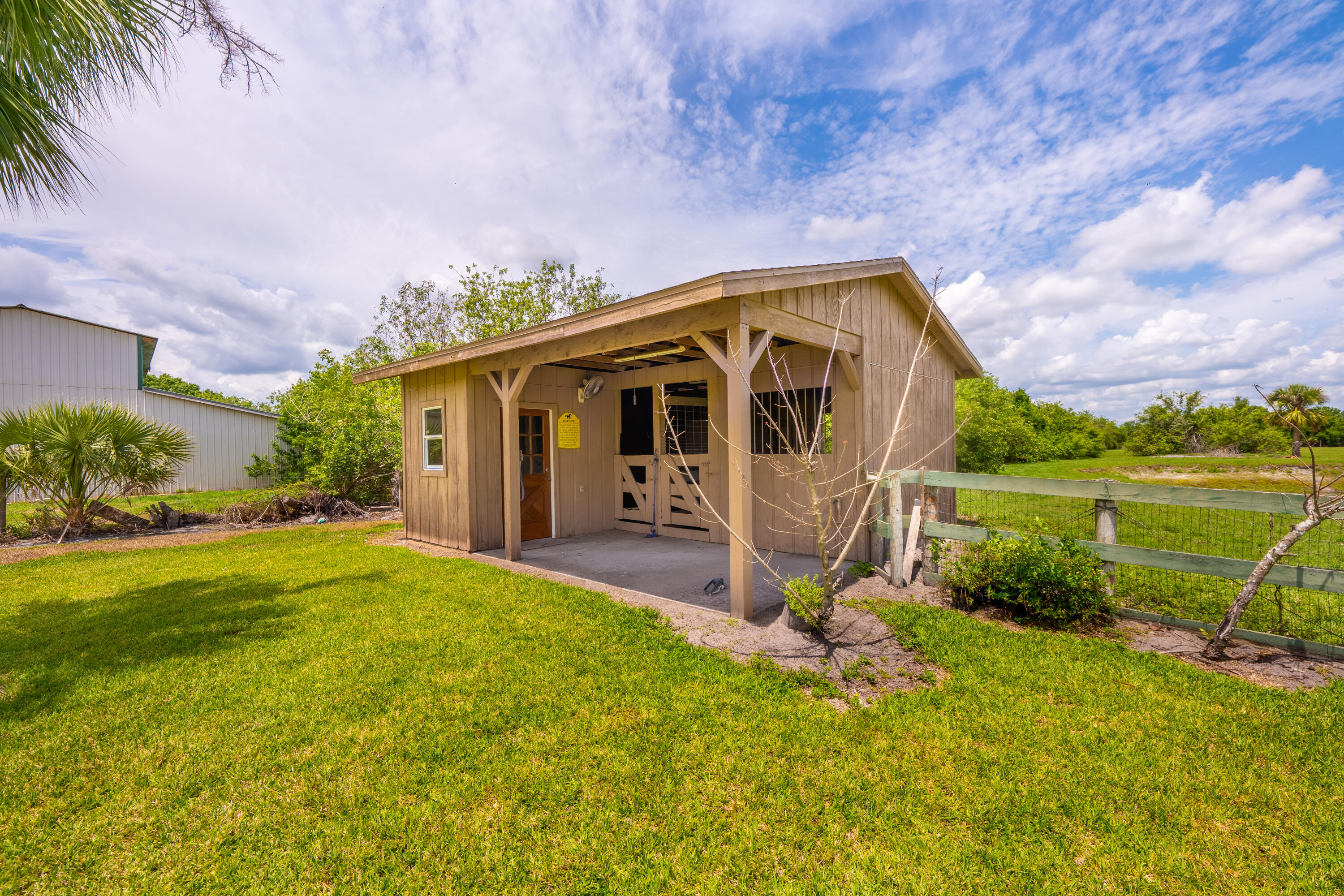 7151 Southwest 13th Street Okeechobee, FL 34974 - Photo 28 of 35 Horse Barn