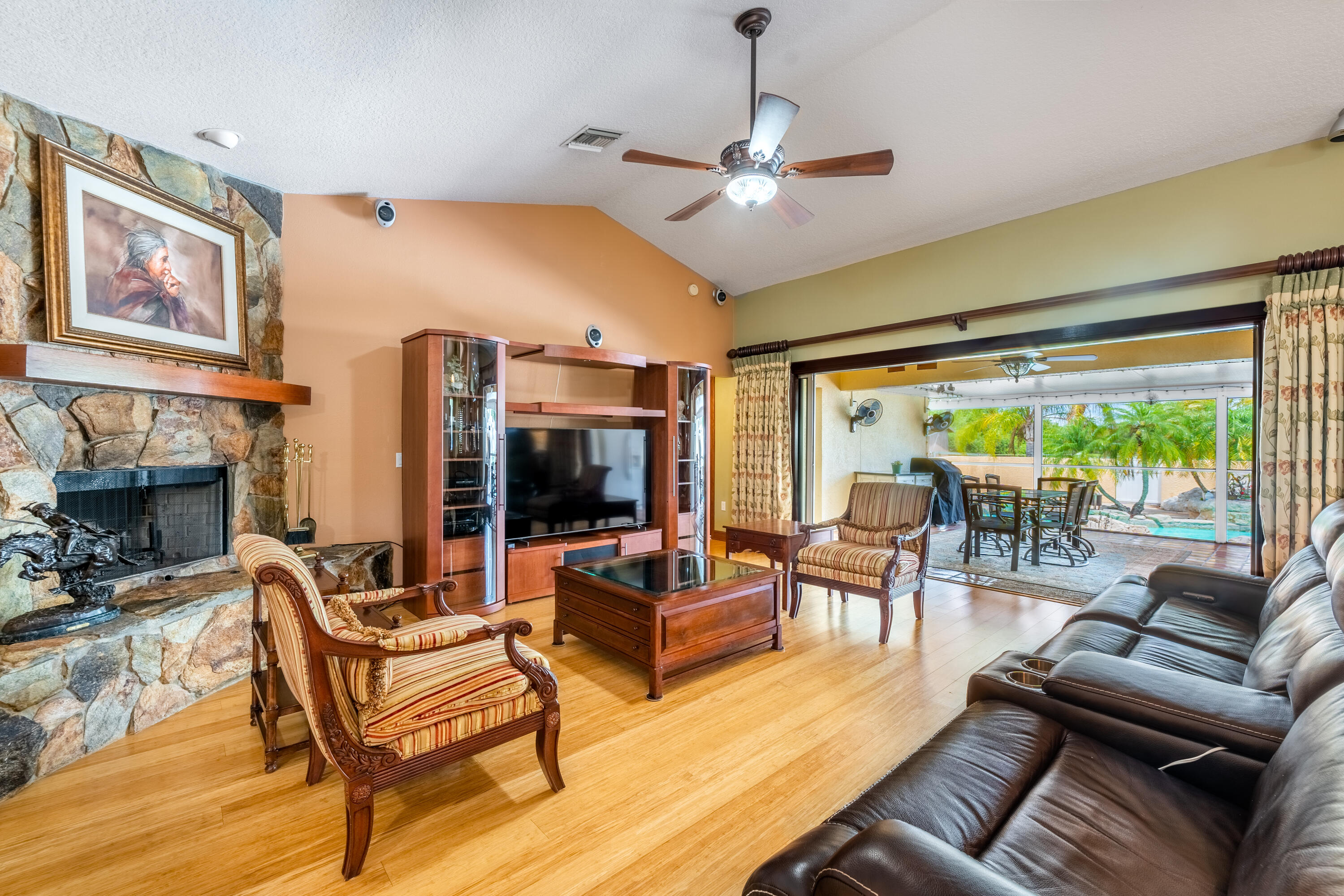 7151 Southwest 13th Street Okeechobee, FL 34974 - Photo 6 of 35 Living Room area