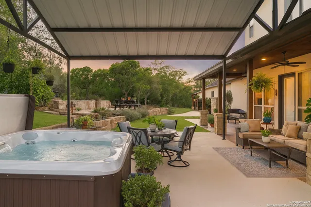 $815,000 | 1362 Private Road 3702, San Antonio, TX 78253