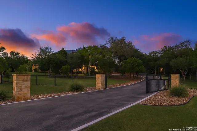 $815,000 | 1362 Private Road 3702, San Antonio, TX 78253