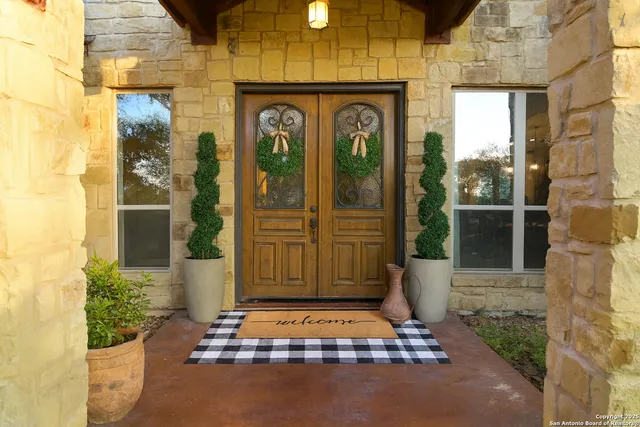 $815,000 | 1362 Private Road 3702, San Antonio, TX 78253