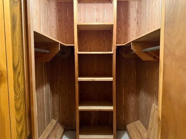 a view of walk in closet