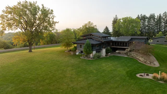 $3,500,000 | 32979 County Road 1, La Crescent, MN 55947