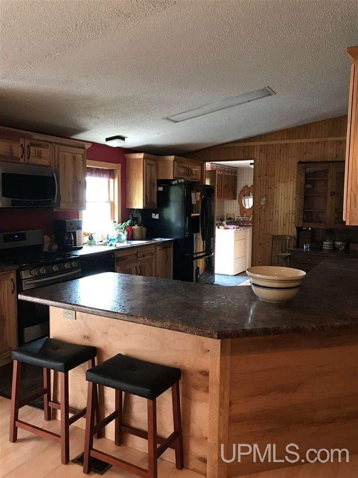 2245 West Co Road Negaunee, MI 49866 - Photo 4 of 27