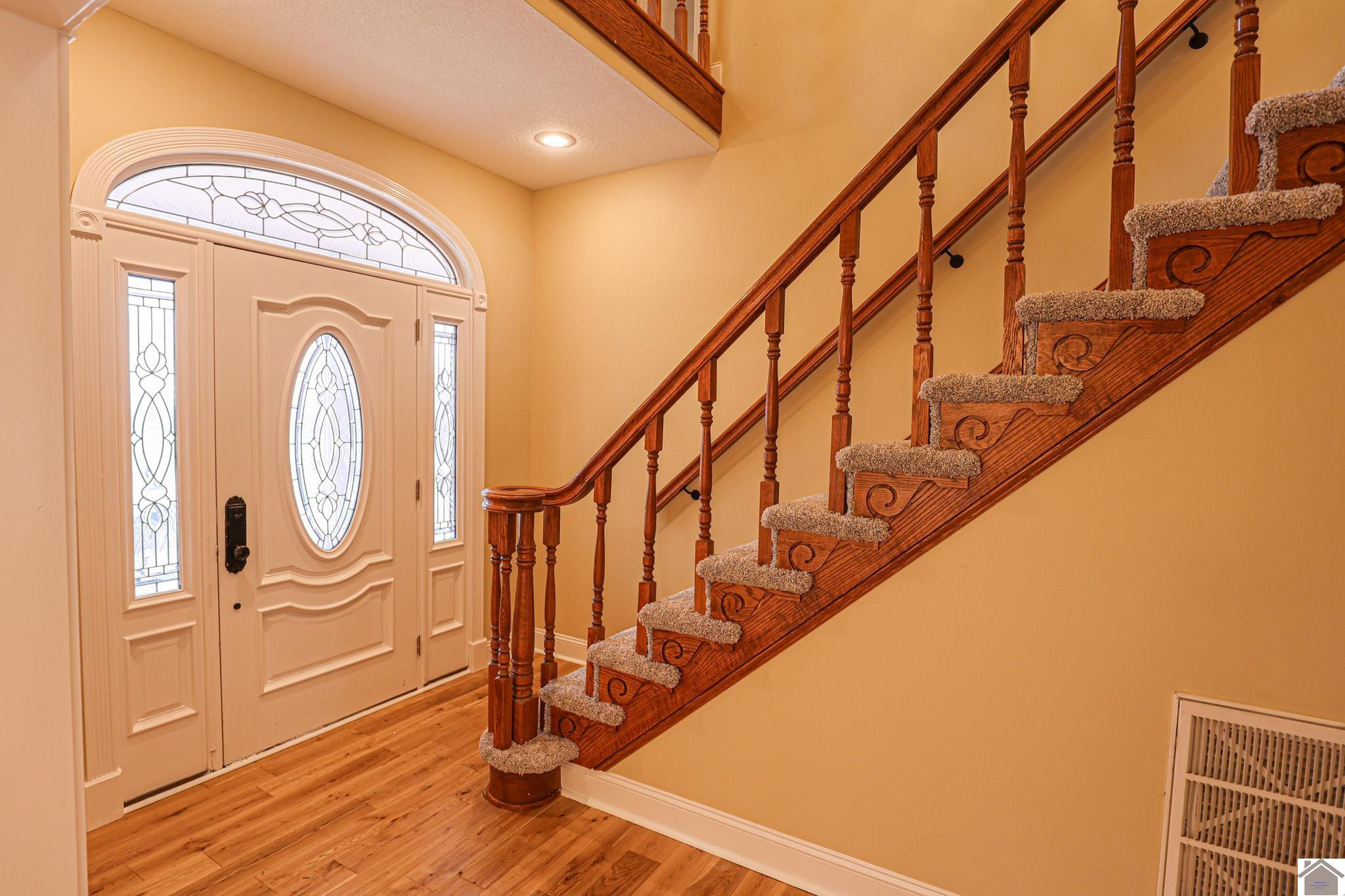 4182 Blandville Road Wickliffe, KY 42087 - Photo 13 of 47 Foyer