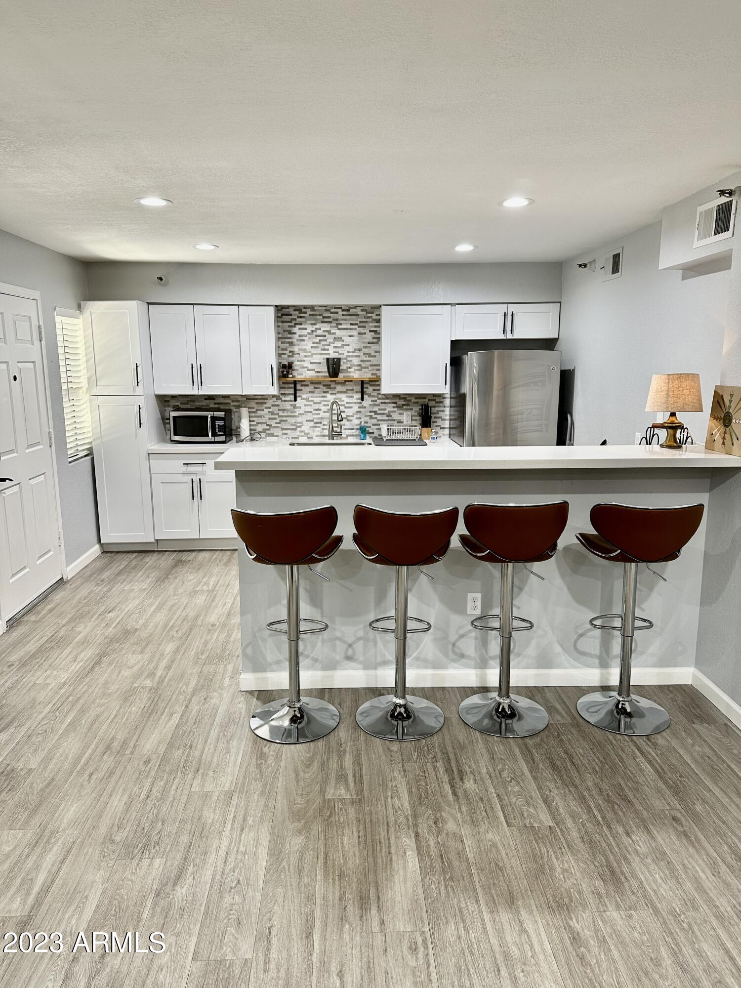 8020 East Thomas Road, Unit 113 Scottsdale, AZ 85251 - Photo 2 of 7 Kitchen
