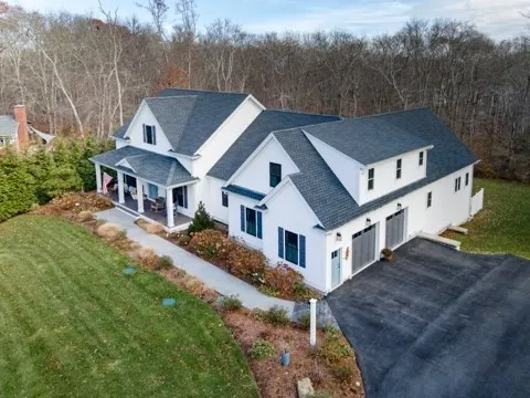 $1,325,000 | 10 Fernmarsh Lane, Westport, MA 02790