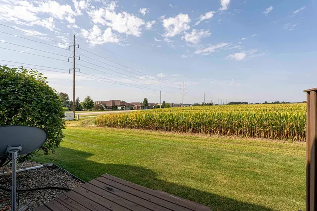 $300,000 | 2367 Effingham Way, Sun Prairie, WI 53590