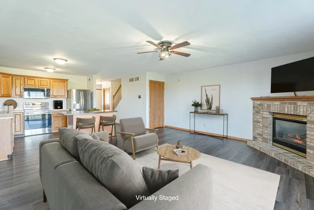 $300,000 | 2367 Effingham Way, Sun Prairie, WI 53590