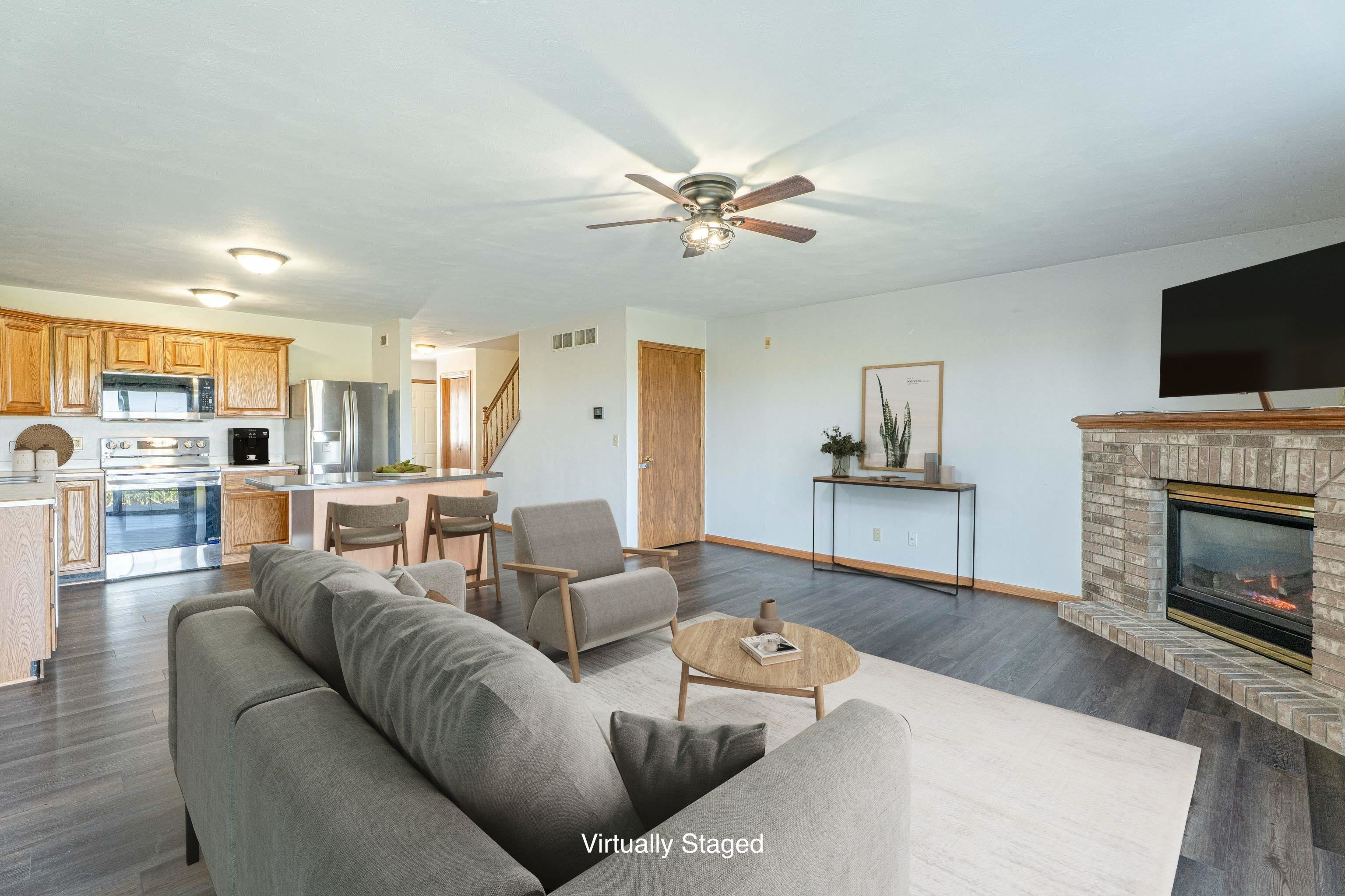 2367 Effingham Way Sun Prairie, WI 53590 - Photo 3 of 21